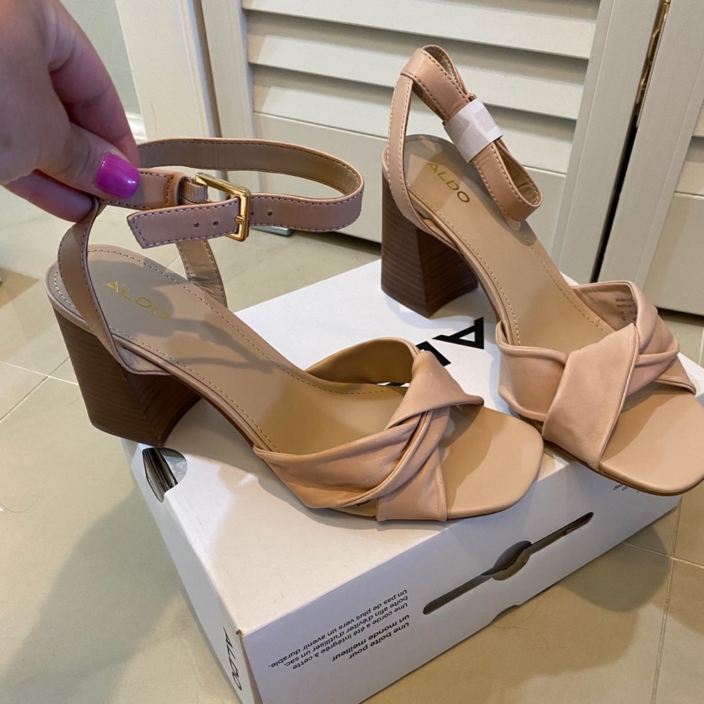 NWT Aldo Sandal